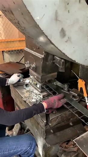 Precision Metal Stamping Industrial Punching Machine in Action