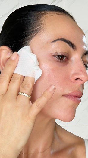 INNBEAUTY PROJECT on Instagram: "Designed for skin that’s evolving. Skin Prep Exfoliating Pads gently remove dry, dead skin that builds up over time — revealing visibly smoother texture and brighter tone. Target dull, uneven skin without irritation. Available at @sephora, @sephora at @kohls and innbeautyproject.com."