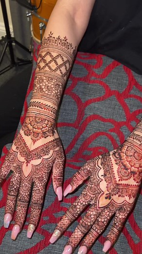Beautiful Bridal Mehndi Designs for Pakistani Brides