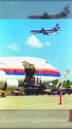 United 811 😭🫡 | #shorts #funny #pilot #airplane