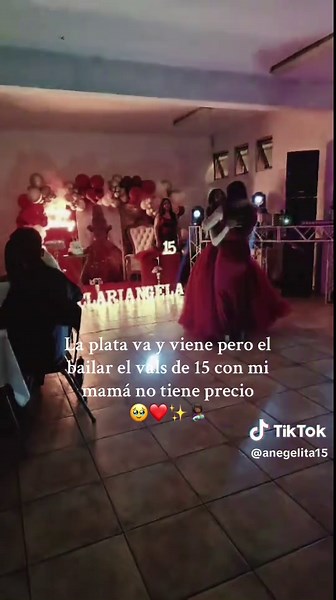 Vals de 15 Años con Mamá: Un Momento Invaluable
