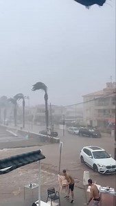 Playa de Calabardina en Murcia. 😮 | Corremos la Voz