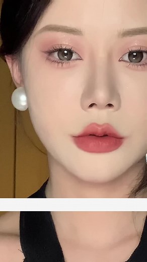 Expert Foundation Application Tips for Flawless Makeup