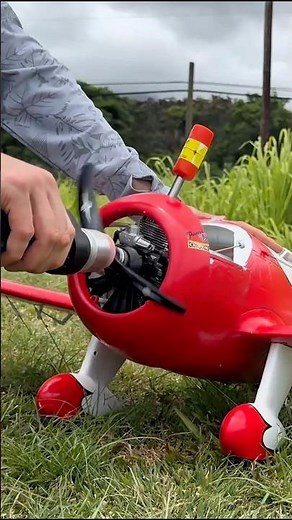 Glow Powered Gee Bee R-2 1.0m! 😳
