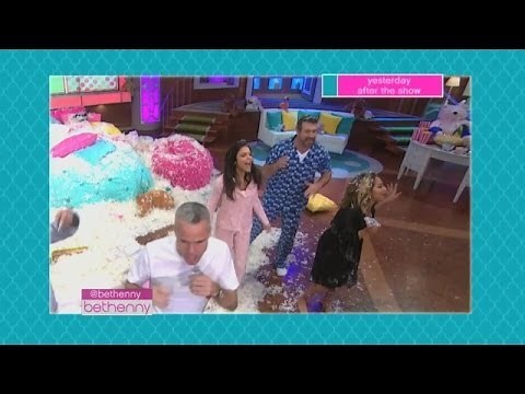 Joey Fatone's Surprise 'Bye Bye Bye' Performance