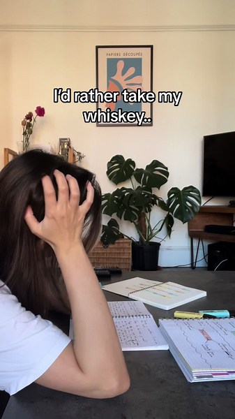 StudyStream is sooo much better than studying alone. I always find my attention span wanes and my mind wanders, but if I study with strangers in the focus rooms I’m way more focused! It feels like we’re all in it together 😌 theyre 24/7 too, which is amazing for a night owl like me 🦉🌙 #studystream #studywithme #studytok #studenttok #collegelife #academicvalidation