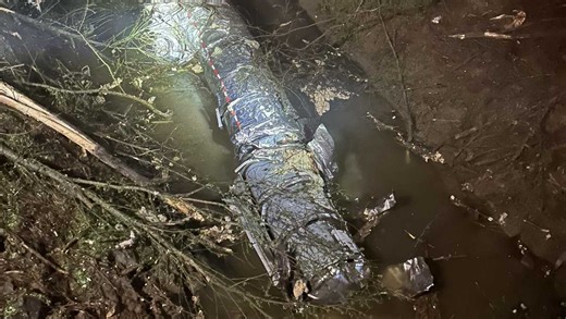 All lanes reopen after milk tanker overturns on interstate, spills into creek