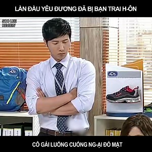 106K views · 2K reactions | Lần đầu yêu đương đã bị bạn trai h-ôn. Cô gái luống cuống ng-ại đỏ mặt #phim #review | Hanwha Studio | Facebook