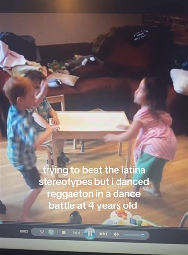 Dancing Reggaeton: A 4-Year-Old's Epic Dance Battle