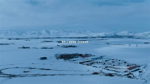 Pinkomo on Instagram: "About the Freenote Cloth RJ-2 waxed canvas 20 ounce tobacco jacket Looking for a heavyweight jacket that is built to last for the winter seasons ahead? You’ve found it. The RJ-2 is lined with hand selected, genuine shearling. The exterior is a rugged 20 ounce Martexin waxed canvas made in the USA. The sleeves are lined with custom made quilted satin lining. Leaving no detail to chance, it has special ordered heavy-duty reproduction zippers from Universal Zippers Japan. Thi