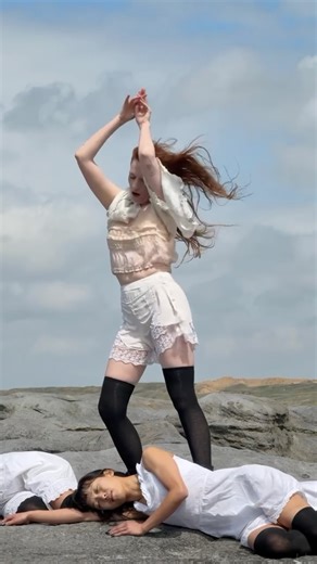 Florence Welch | Head high, arms wide… @dannylharle @autumndewilde | Instagram