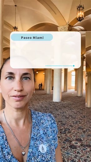 Freedom Tower, la Torre de la Libertad, uno de los íconos más emblemáticos de Miami, fue construida en 1925 como sede del periódico The Miami News. En los años 60, se convirtió en un símbolo de libertad al servir como centro de recepción para los refugiados cubanos que huían del régimen de Castro. Hoy es un monumento histórico, y un recordatorio del valor, la esperanza y las nuevas oportunidades que representa Miami. Ya está abierto al público, no dejes de agendar tu visita! Busca los tickets en