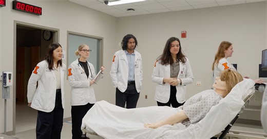 An #ILLINOISmed student team has developed a new electronic medical record system that brings the clinical documentation experience to life in health care simulations and the classroom. 🩺 ➡️ https://medicine.illinois.edu/news/ci-med-designed-electronic-health-record-drives-realism-in-simulation-and-classroom-training The new system, called Project EHR, is being piloted at CI MED’s Jump Simulation Center, offering students unprecedented early exposure to tools that parallel those used to plan an