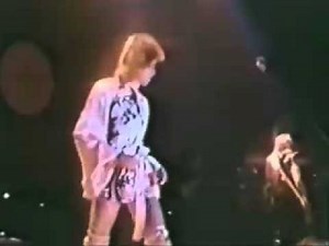 David Bowie backstage Interview 1973