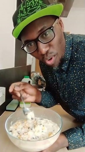 HOW TO MAKE NIGERIAN DRINKING GARRI|DRINKING GARRI|AFRICAN FOOD|HOW TO MAKE GARRI|SOAKED GARRI|GARRI