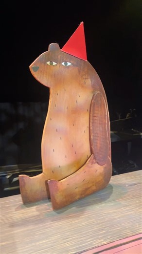 HAT BACKS BACK!!!!! #cardboard #puppet #theatre