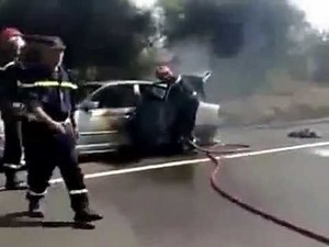 MORT DE CHEB AKIL - VOITURE CALCINÉE DU CHANTEUR ALGERIEN