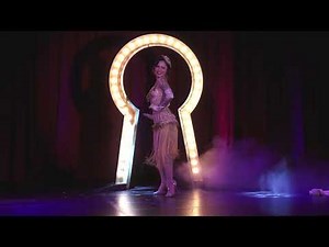 07 Honey Hula la Peephole Honey