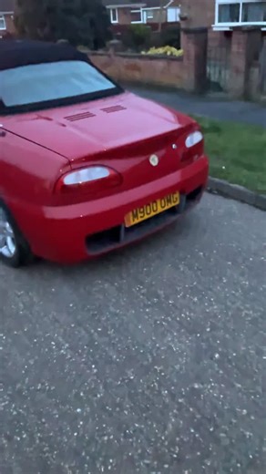Not one but two MGs in for scrap would sell whole cars I have the v5s #MGF #MGTF #FYP #recycling
