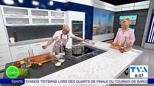 RECETTE | Au menu aujourd'hui : tacos de dindon, légumes marinés et crème sûre au paprika fumé 🌮 Une recette colorée, facile à faire et délicieuse! Pour tous les détails : https://www.salutbonjour.ca/2021/04/24/tacos-de-dindon-en-feuilles-de-boston-legumes-acidules-au-vinaigre-destragon-creme-sure-au-paprika-fume | Salut Bonjour