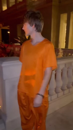 Escaped convict 🕺 | Mitchel Scott