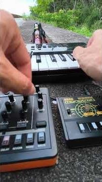 シンセサイザー 1249 キーボード YAMAHA PSS-A50、リズム&ベースマシン Roland T-8、ピュアアナログシンセKORG monotron Delay