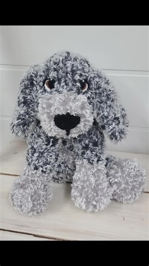 My friend Kellie's daughter had a pup who lost one of his hind legs and then later passed from cancer 😪. She asked if I would be able to make a doggie similar. 🫶🏻 Dog pattern by @The Frumpy Witch