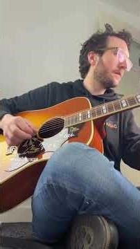 Here we are on the presence of one of the guitar worlds finest. The ‪@gibsonguitar‬ Hummingbird!