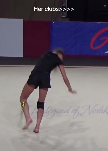 Dina Averina's Mesmerizing Rhythmic Gymnastics Performance