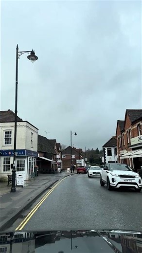 POV Drive Through Pangbourne High Street After Rain 🇬🇧
