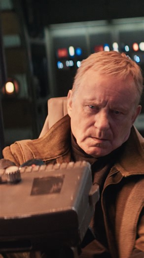 スター・ウォーズ公式 on Instagram: "「なんだあれ？」 『スター・ウォーズ：キャシアン・アンドー』シーズン1より 反乱活動に身を投じる＜ルーセン＞ 帝国のパトロール隊に遭遇し足止めされるが 巧みな操縦と驚くべき戦術でピンチを突破💥 #スターウォーズ #STARWARS #キャシアンアンドー #帝国軍 #ビークル #ハイパースペース #ステランスカルスガルド #ディズニープラス #DisneyPlus"