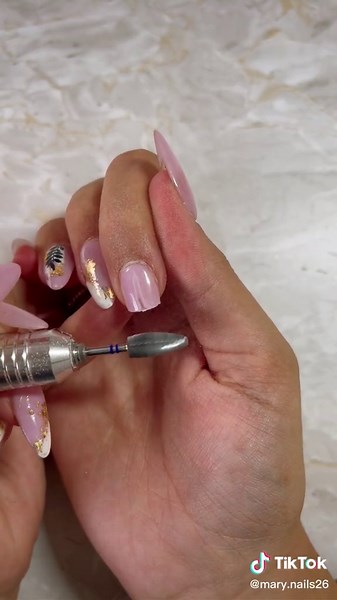 Nagel entfernen mit Aceton: Tutorial von Lyninails