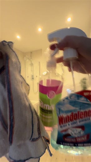 Freshen Up Your Saturday Routine: Mini Clean With Me
