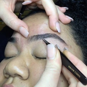 @_browcode_ 'Design & Define' professional hot wax applied correctly & tweezers removes every single hair, leaving the most incredibly clean finish ✨ Available now for wholesale world wide www.browcode.com | Brow Code Professional