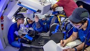 Les combinaisons spatiales de la future navette de Boeing