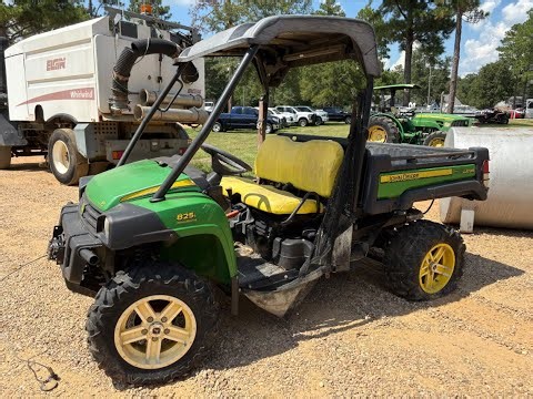 John Deere 825i Gator