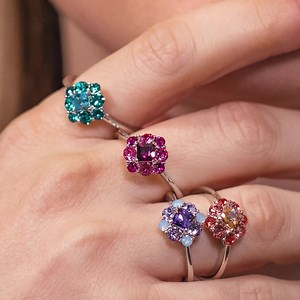 264K views · 18 reactions | 珞 Choose Joy 珞 .  Moisturizing Bath Bombs and Beautiful Jewelry  . Luxuriate in the silkiest, and most  colorful bath  you've ever had. Or enjoy our long-burning original candles. . Then, show off some bling with one of our unique Swarovski® collection rings. .  Our GIFT to you!  | Fragrant Jewels | Facebook