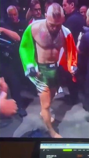 Conor McGregor Injures his knees before going into the Octagon at UFC 329