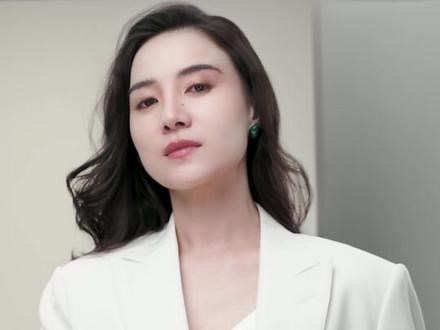 Spes诗裴丝，我的最「佳」拍档！ #Spes #Spes多肽蓬蓬瓶 #Spes全球品牌代言人 #Spes能量肽