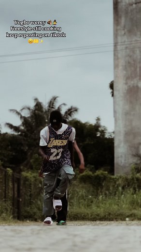 Experience the Epic Dance and Musical Talent of Baggyskizzy