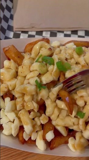 Must try in Montreal ~ Poutine #short