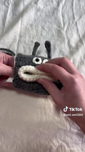 パクパクモンスターのポケットティッシュケース #編み物 #かぎ針編み #crochet #ハンドメイド #handmade #ティッシュケース #パクパクモンスター