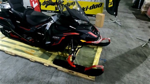 Unboxing the New BRP Lynx Commander Ltd 900 Ace | Snow Ride Experience