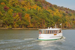 10 amazing fall foliage cruises you can take up the Hudson River this fall