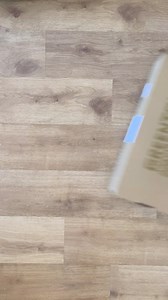 Switching made easy! Watch @margot.guilbert effortlessly transition from the Greentom Carrycot to the Greentom Reversible. Enjoy the convenience of our basic frame as your baby grows! 💚 🌱 | Greentom