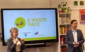 Basisschoolleerlingen halen elektronisch afval op tijdens E-Waste Race