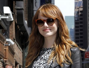 Emma Stone Thinks Her Dead Grandfather Leaves Her Quarters