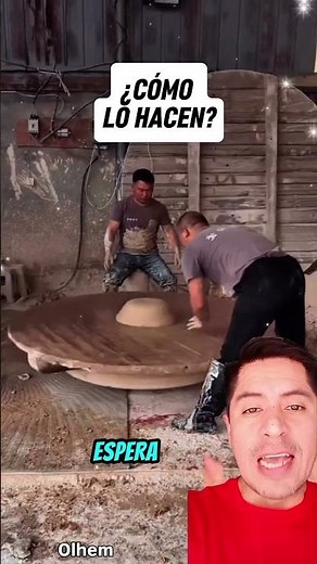 Así fabrican enormes jarrones de barro