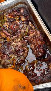 921K views · 23K reactions | Ox Tail Tsunami’s Thyron Mathews Style  Bree’s Dirty Smoked #BBQ #OxTails Visit ThyronMathews.com & tell me where you from ⁉️ | Thyron Mathews BBQ | Facebook