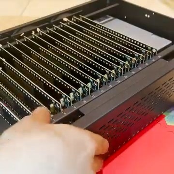 Carson Jio on Instagram‎: "USB Ports Phone Farm Holder Charging HUB Setup Bot Farm reelfarm One computer connect and control to multiple Android phones. Granja de bots חוות טלפונים חוות בוטים #phonefarm #boxphonefarm #some3c.com"‎